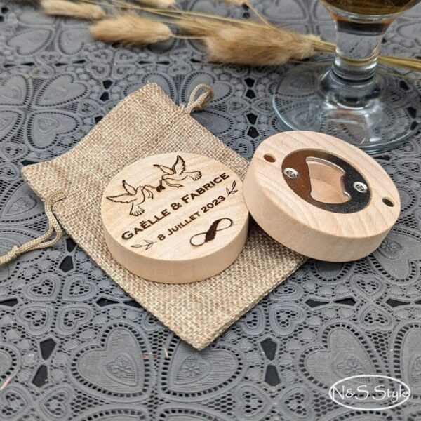 Ouvre bouteille bois personnalisé pour cadeau invité mariage baptême communion