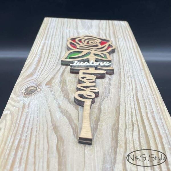 Rose en bois personnalisée prenom – Image 2