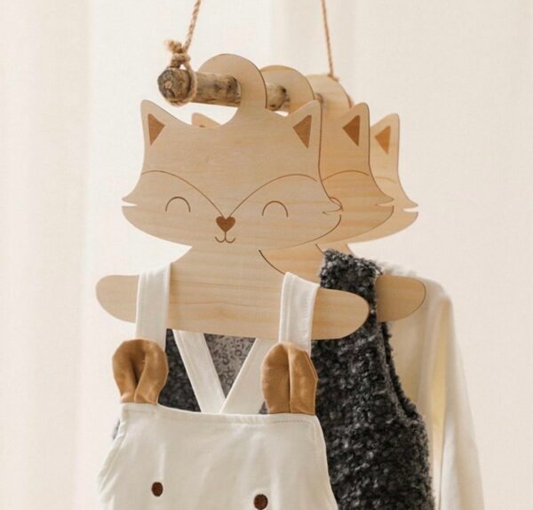 cintre pour bébé en bois personnalisé naissance baptême – Image 3
